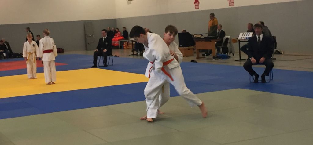 https://www.tvjahn-bad-lippspringe.de/tl_files/artikelbilder/2012/Judo/BEM U15-18 2016/Foto 07.02.16, 10 19 09b.jpg