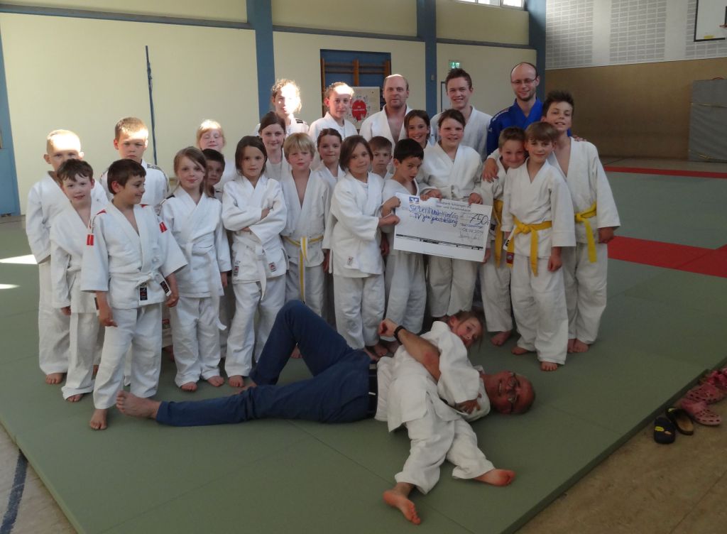 https://www.tvjahn-bad-lippspringe.de/tl_files/artikelbilder/2012/Judo/DSC08163_klein.jpg